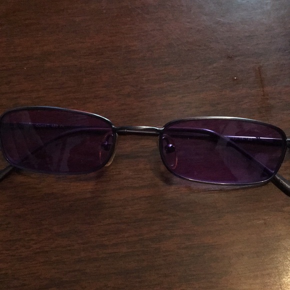 Sexy red Lens glasses
Or sexy purple Lens glasses - Picture 3 of 4